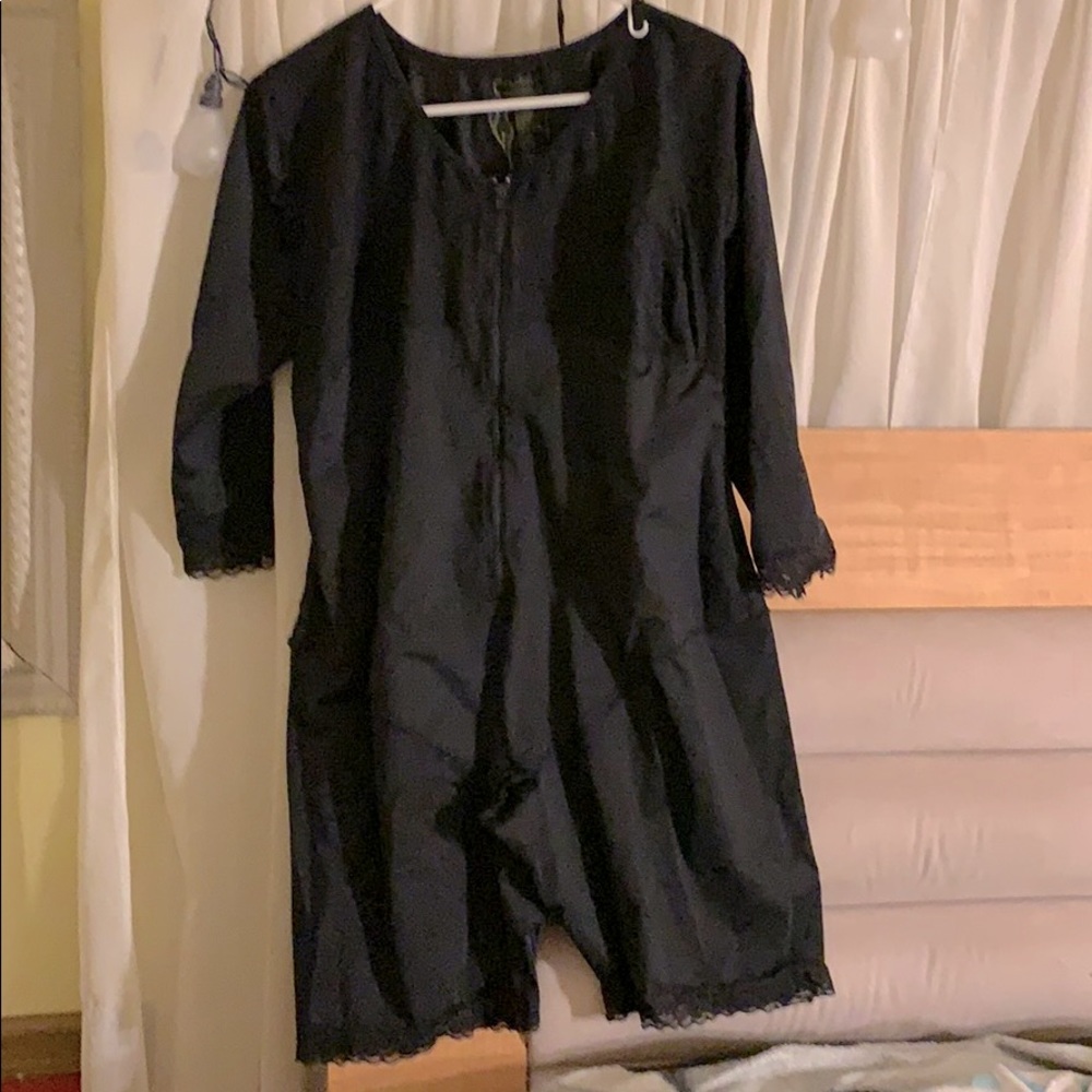 Women’s 3XL body suit for post surgery